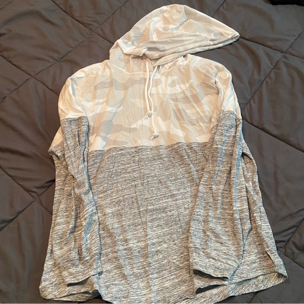 Lightweight Long sleeve with hoodie